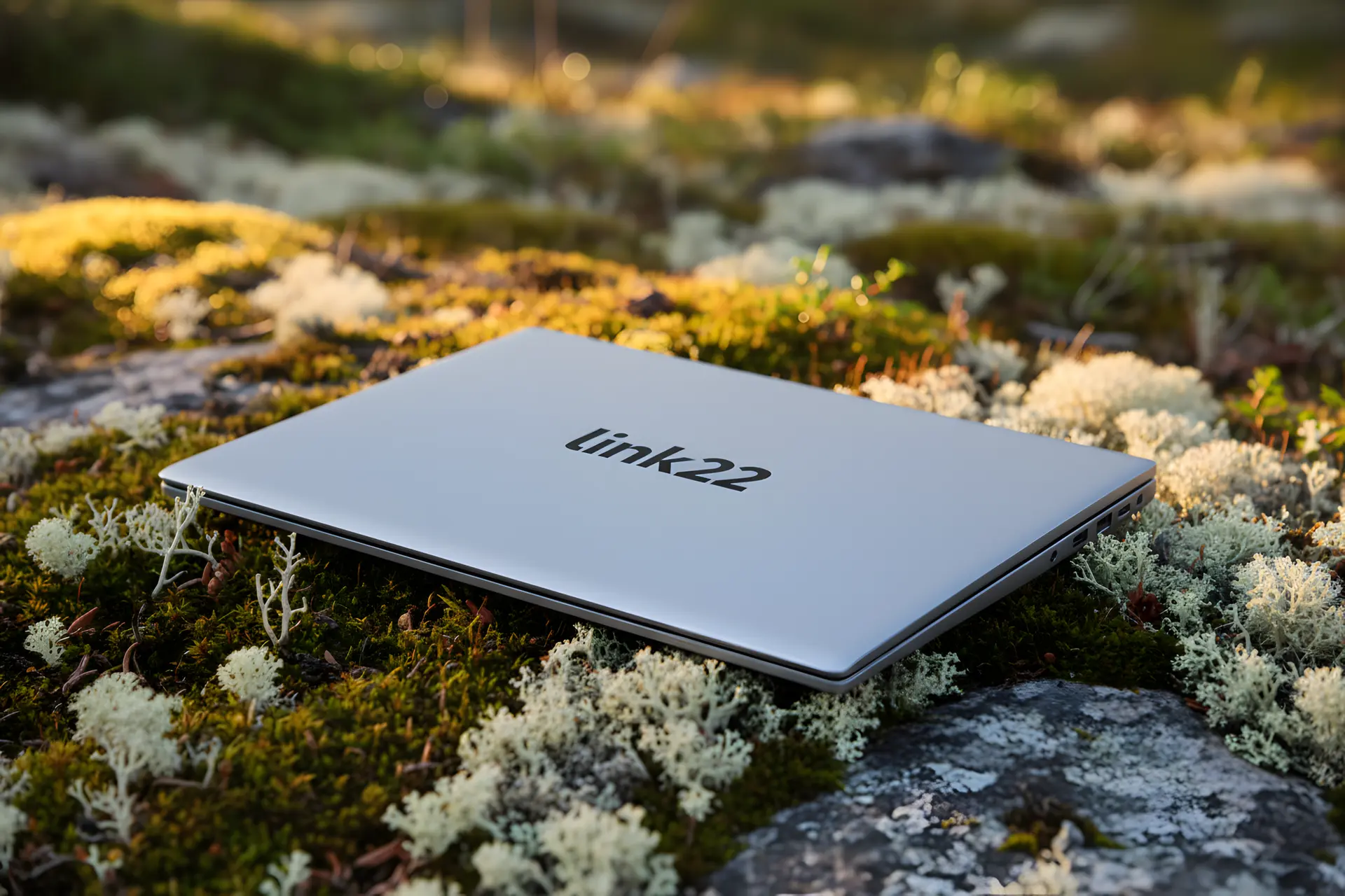Outpost laptop i naturen